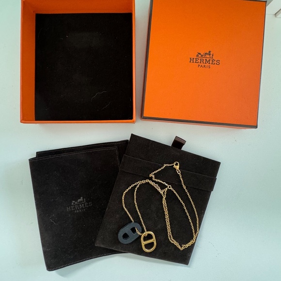 Hermès O'Maillon Pendant Necklace Black (Noir) & Gold with Box - Picture 6 of 8